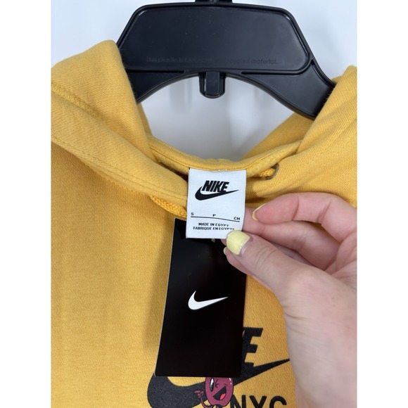 Nike Big‎ On The Big Apple Sportswear Hoodie Sweatshirt Yellow DQ3548-761 Small - Picture 4 of 8